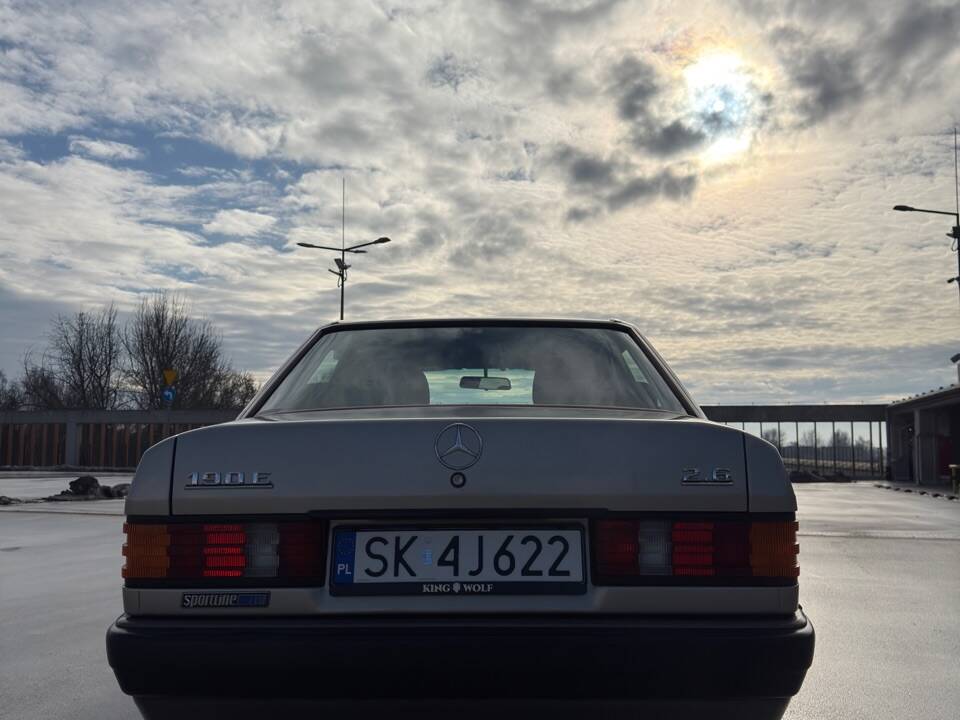 Immagine 11/39 di Mercedes-Benz 190 E 2.6 (1990)