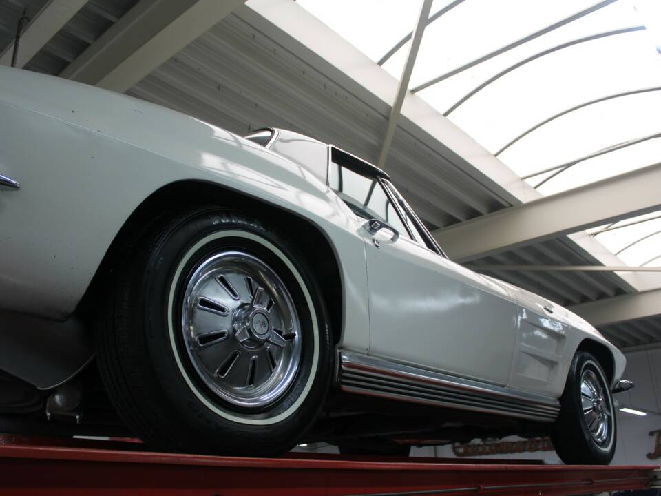 Imagen 14/50 de Chevrolet Corvette Sting Ray Convertible (1964)