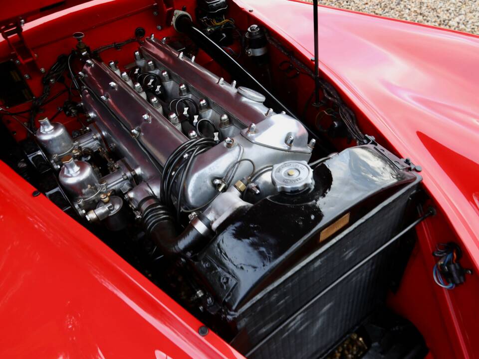 Image 35/50 of Jaguar XK 120 SE OTS (1954)