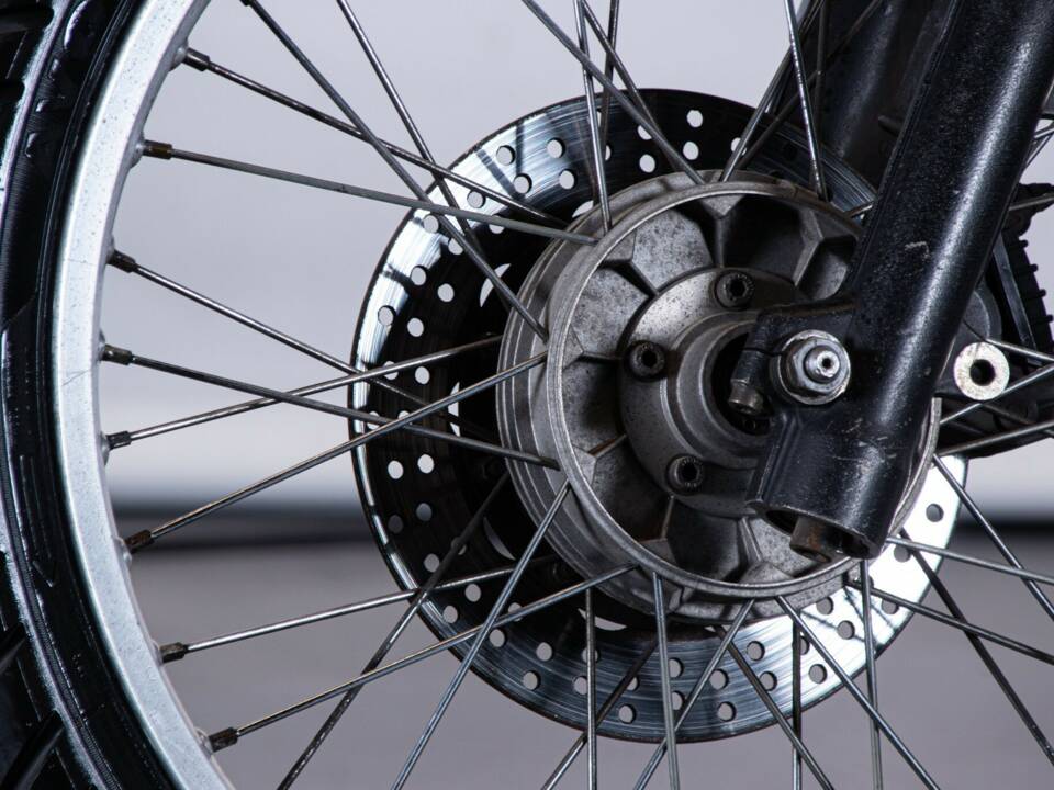 Image 33/50 of BMW R 80 GS (1988)