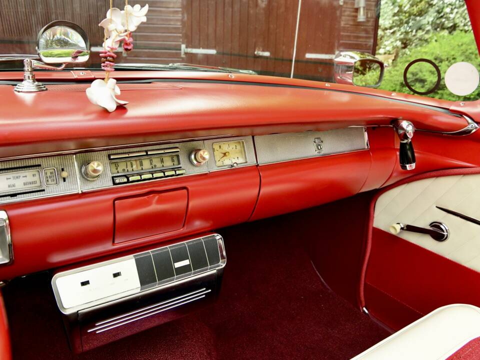 Image 36/50 de Ford Fairlane 500 Skyliner (1958)