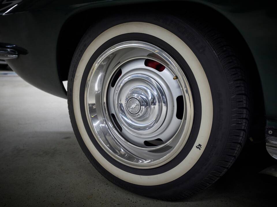 Image 29/78 of Chevrolet Corvette Stingray 427 (1967)