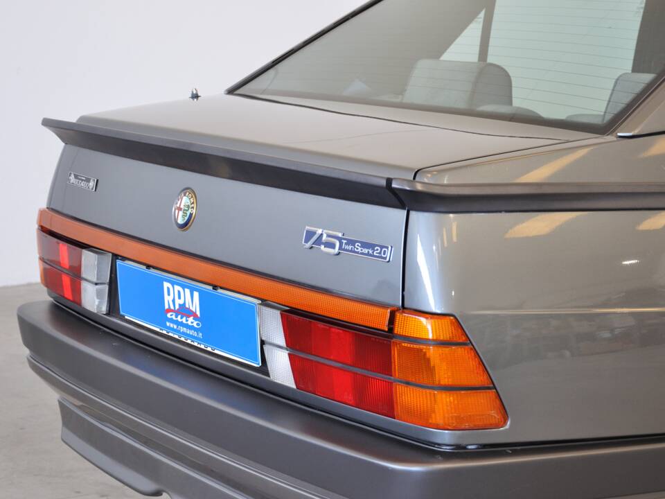 Bild 23/25 von Alfa Romeo 75 2.0 Twin Spark (1987)