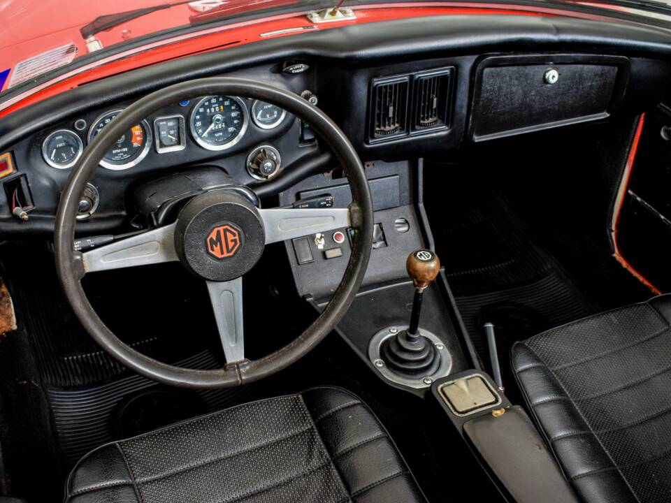 Bild 20/50 von MG MGB (1974)