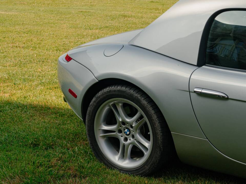 Image 79/185 of BMW Z8 (2001)