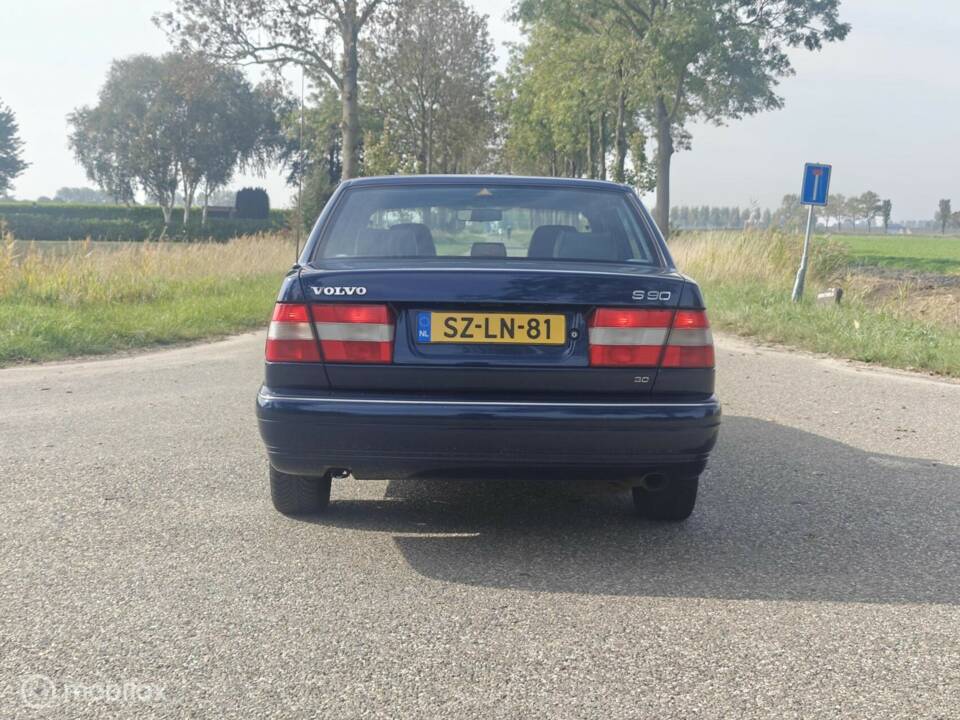 Bild 6/37 von Volvo S90 3.0i (1998)