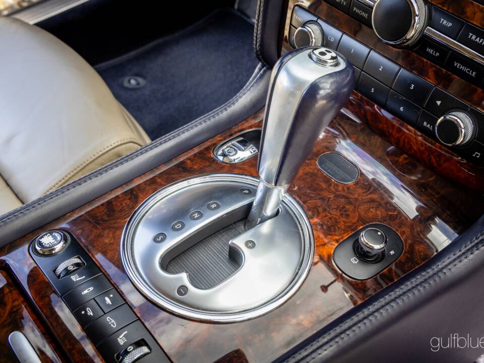 Image 31/75 of Bentley Continental GT (2004)