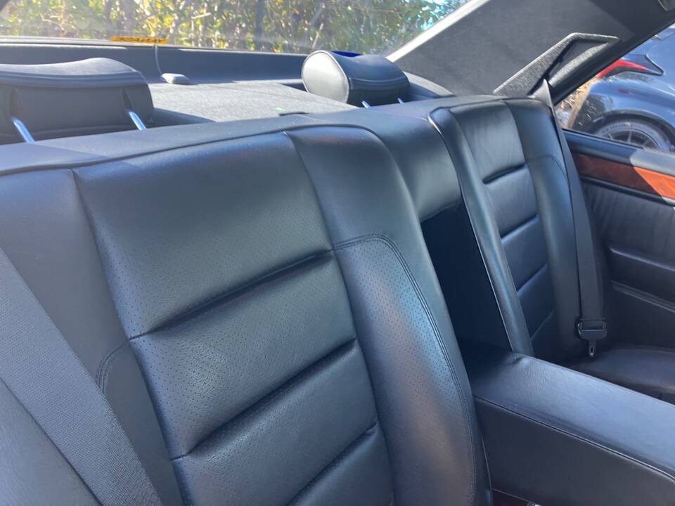 Immagine 28/44 di Mercedes-Benz E 500 (1993)