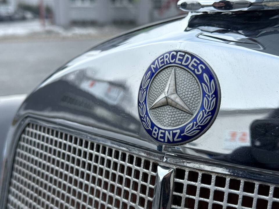 Bild 24/30 von Mercedes-Benz 220 Coupe (1954)