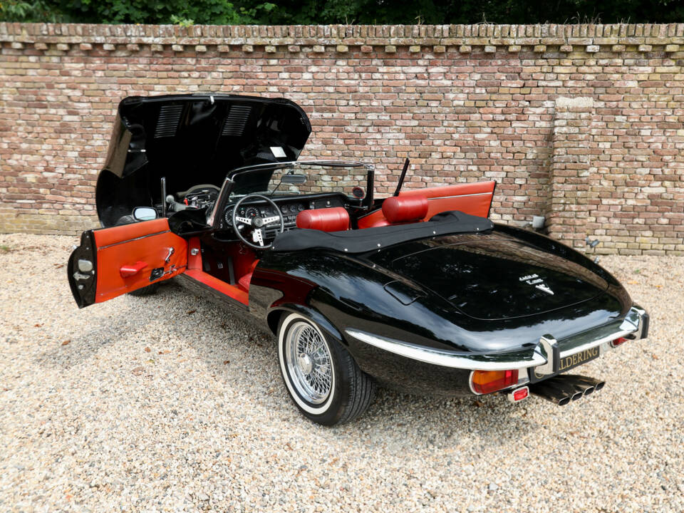 Image 28/50 of Jaguar E-Type V12 (1974)
