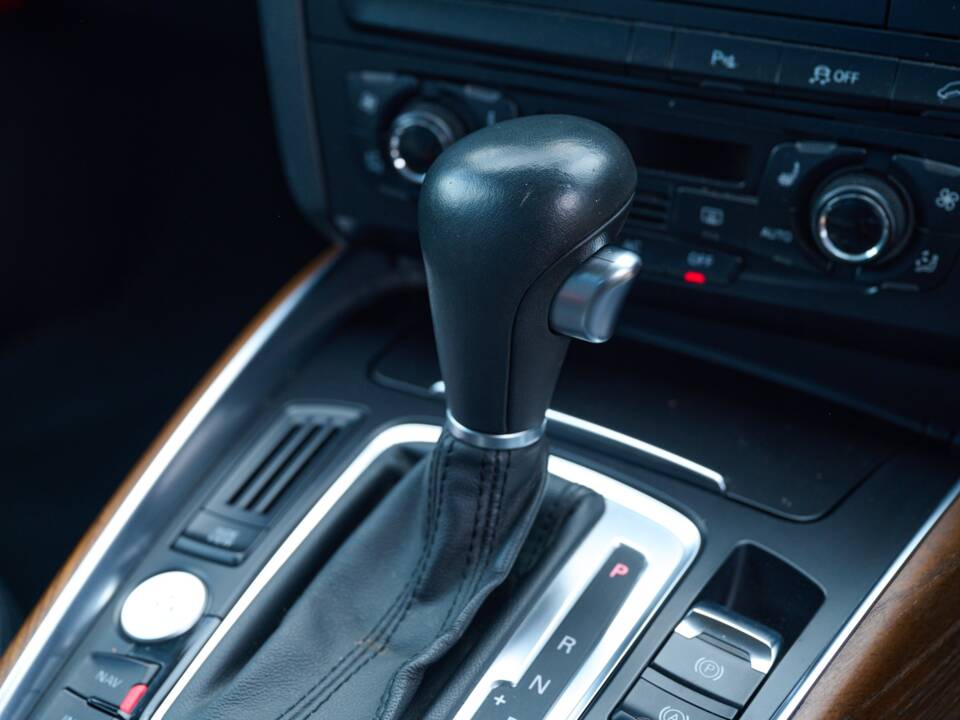 Bild 41/50 von Audi Q5 3.2 FSI (2013)