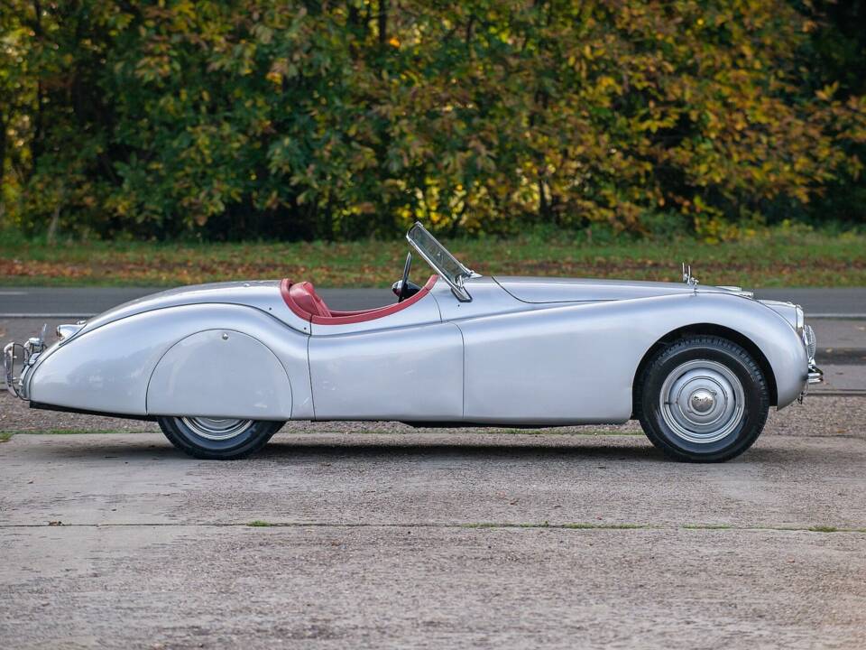 Image 8/20 of Jaguar XK 120 OTS (1950)