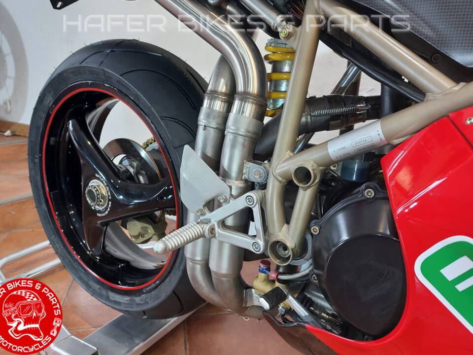 Obraz 23/38 pojazdu Ducati 916 (1998)