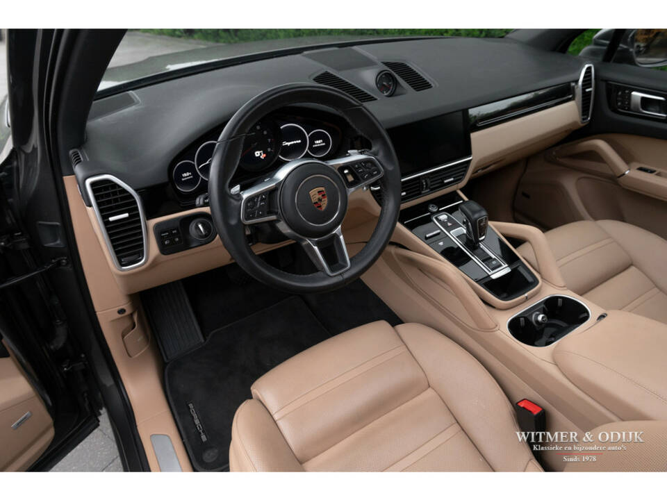 Image 8/38 of Porsche Cayenne (2019)