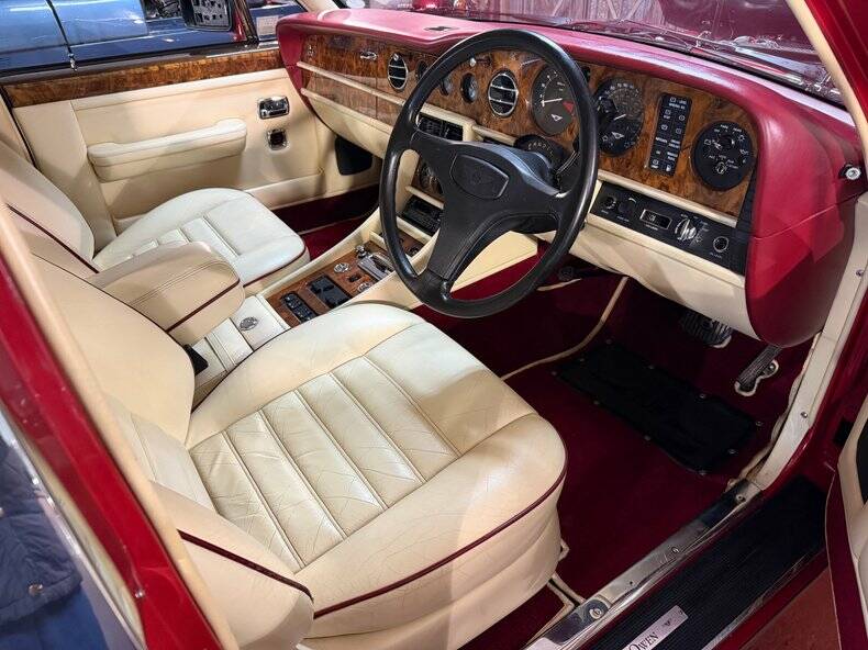Image 6/50 of Bentley Turbo R (1988)