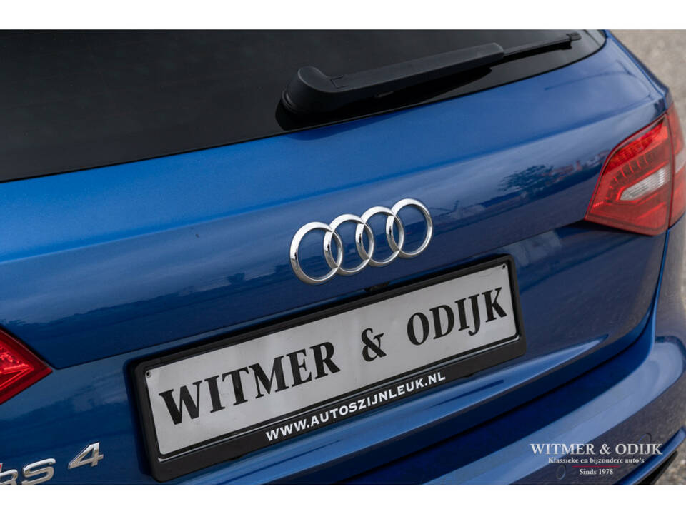 Image 18/32 of Audi RS4 Avant (2014)