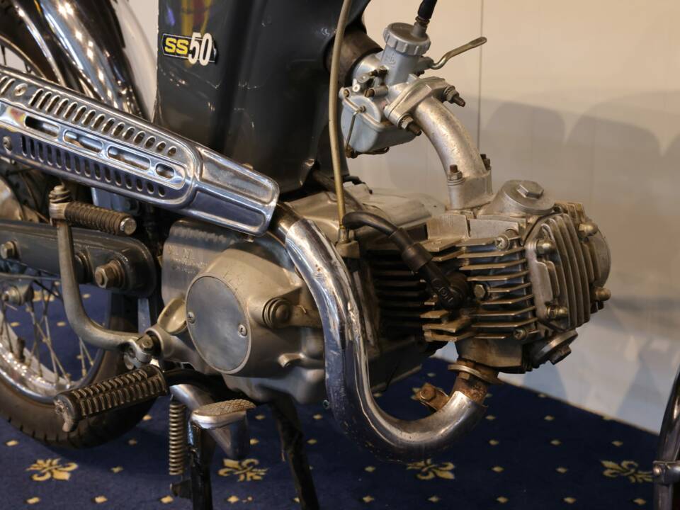 Image 11/21 de Honda SS 50 (1974)