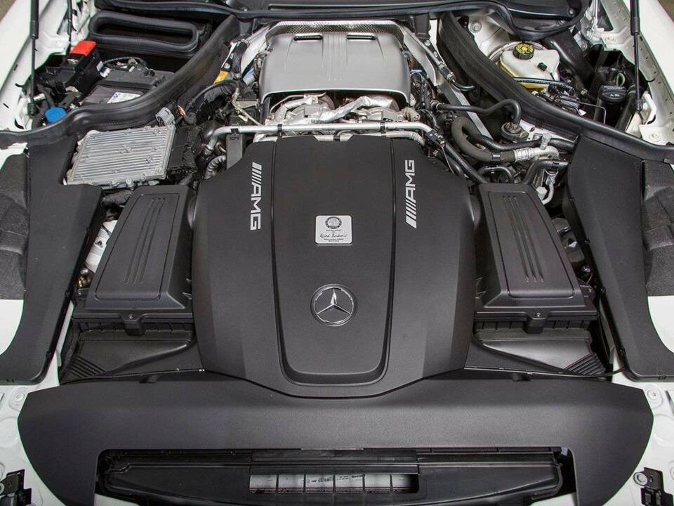 Image 19/20 of Mercedes-AMG GT C (2018)