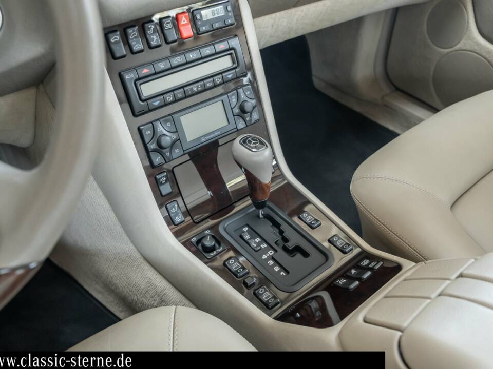 Imagen 11/15 de Mercedes-Benz CL 500 (1999)