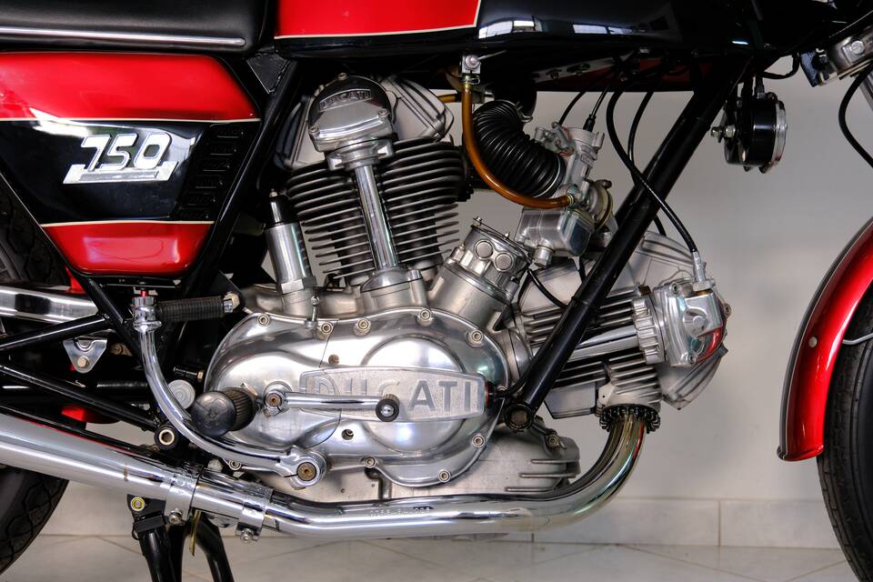Immagine 5/96 di Ducati 750 GT (1974)