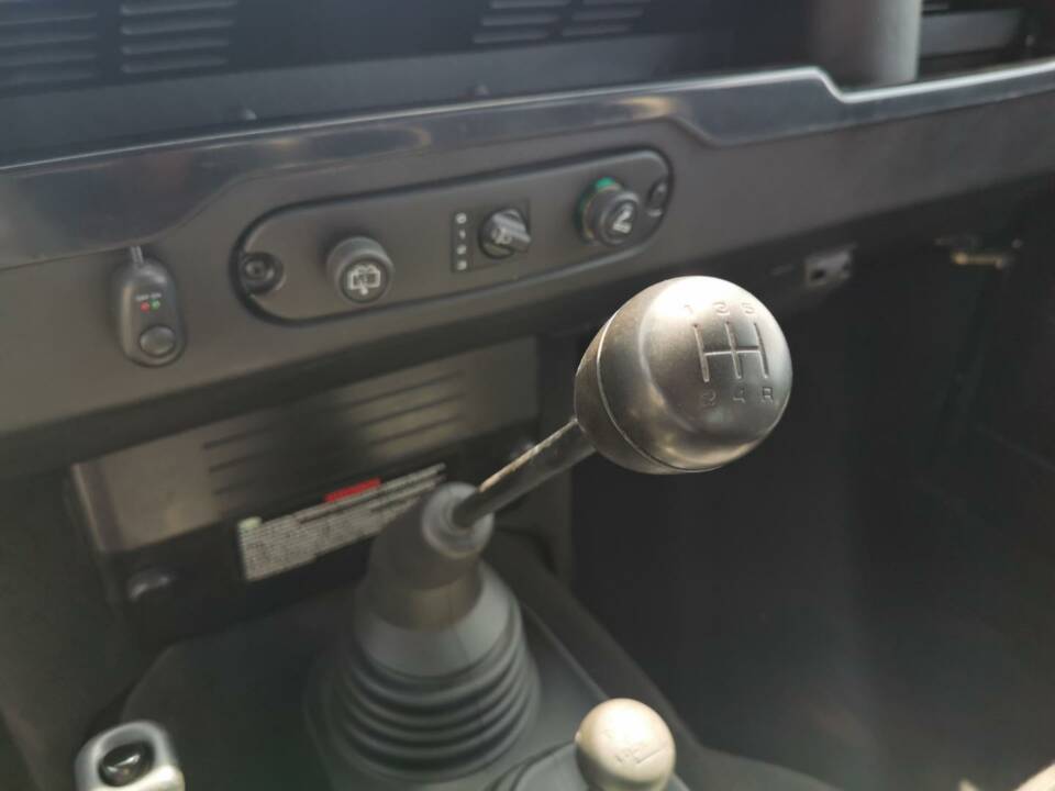 Image 12/45 of Land Rover Defender 110 Td5 (2001)