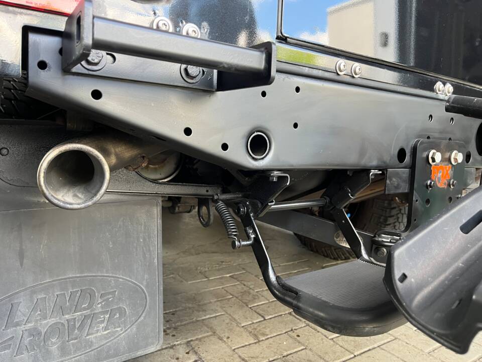 Image 33/93 of Land Rover Defender 110 (2014)