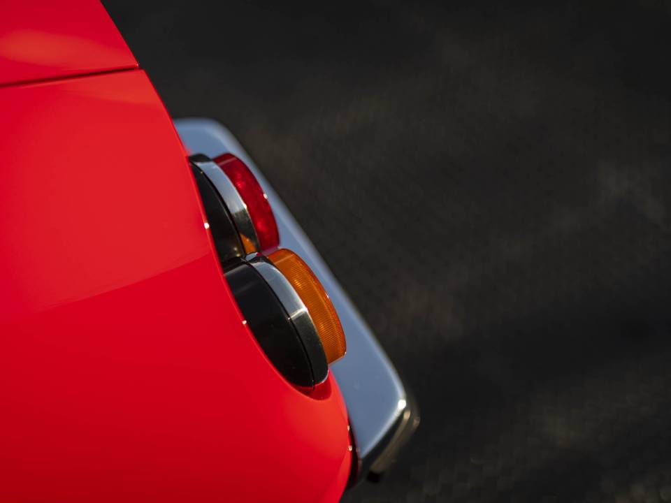 Image 27/39 of Ferrari 365 GTB&#x2F;4 Daytona (1972)