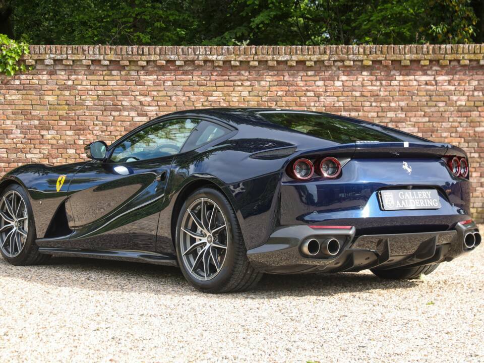 Image 2/50 of Ferrari 812 Superfast (2020)