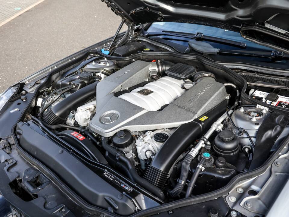 Afbeelding 46/47 van Mercedes-Benz SL 63 AMG (2008)