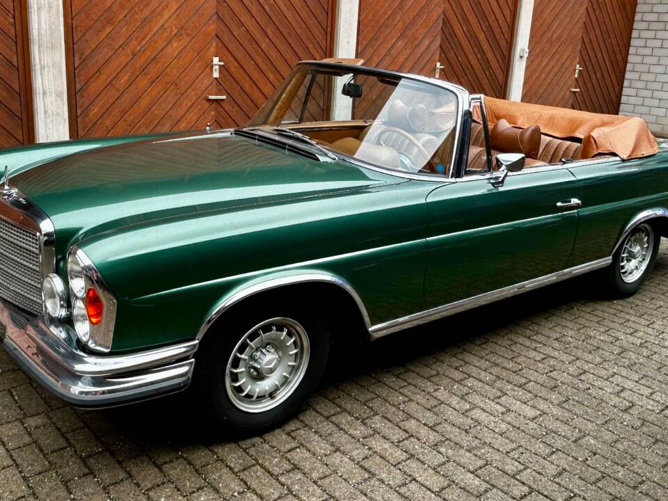 Image 3/15 of Mercedes-Benz 280 SE (1970)