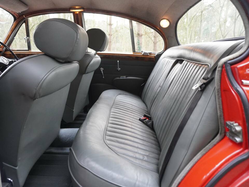 Bild 14/18 von Jaguar Mk II 3.8 (1964)
