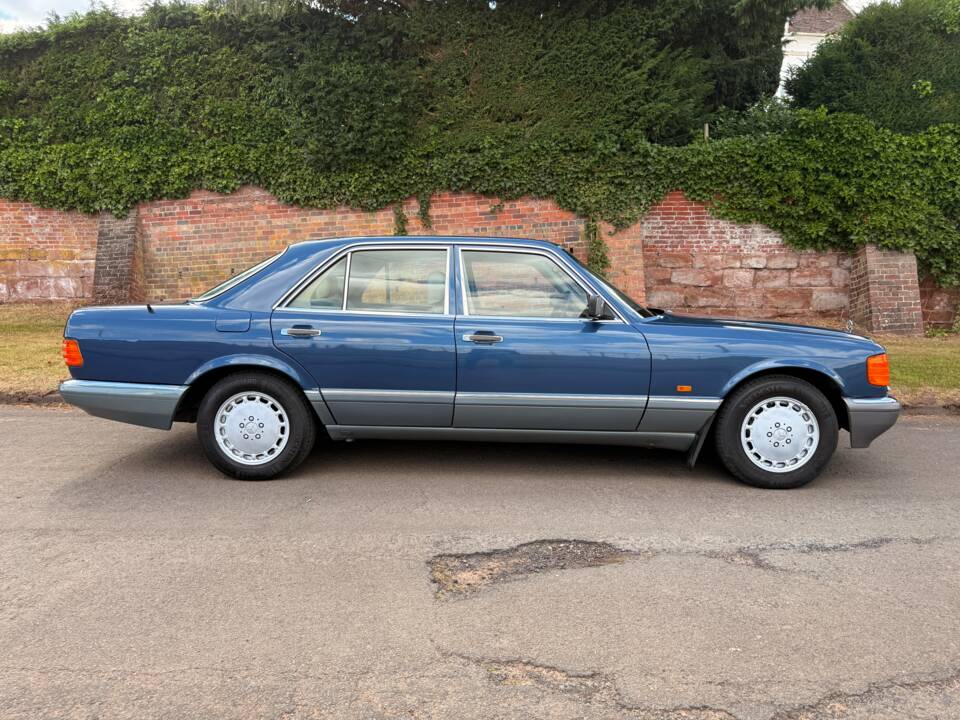 Imagen 2/30 de Mercedes-Benz 500 SE (1988)