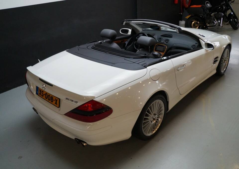 Immagine 4/46 di Mercedes-Benz SL 500 (2005)