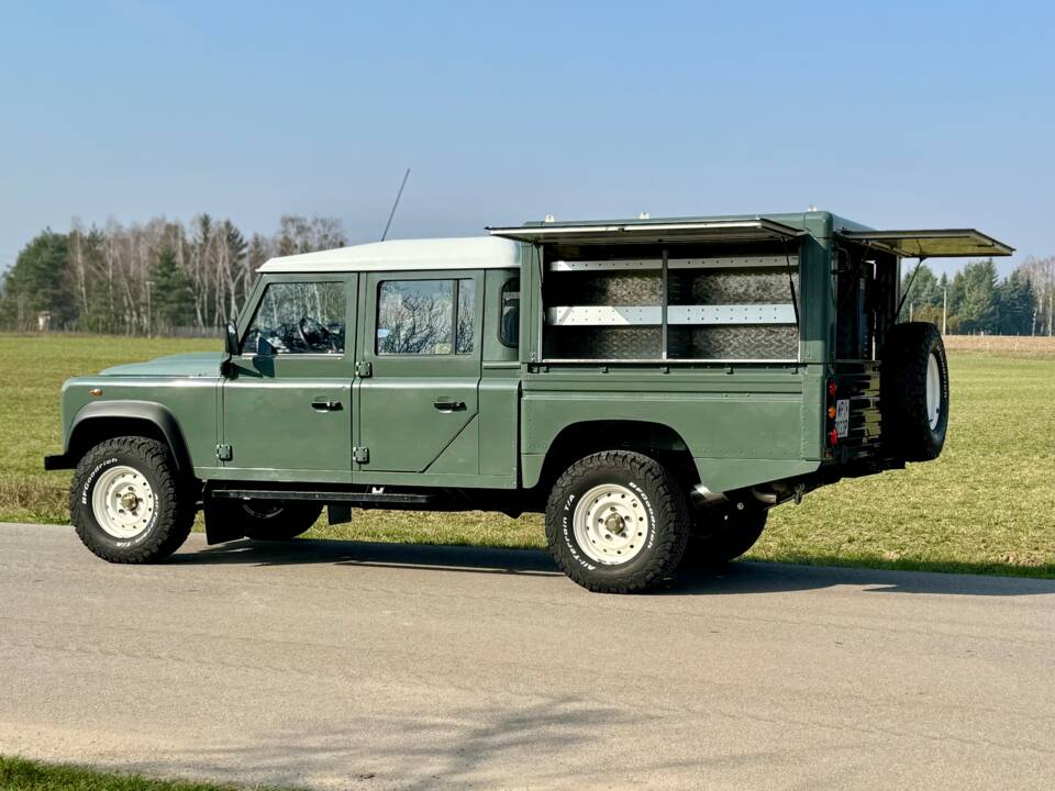 Bild 27/56 von Land Rover Defender 130 Double Cab (2010)