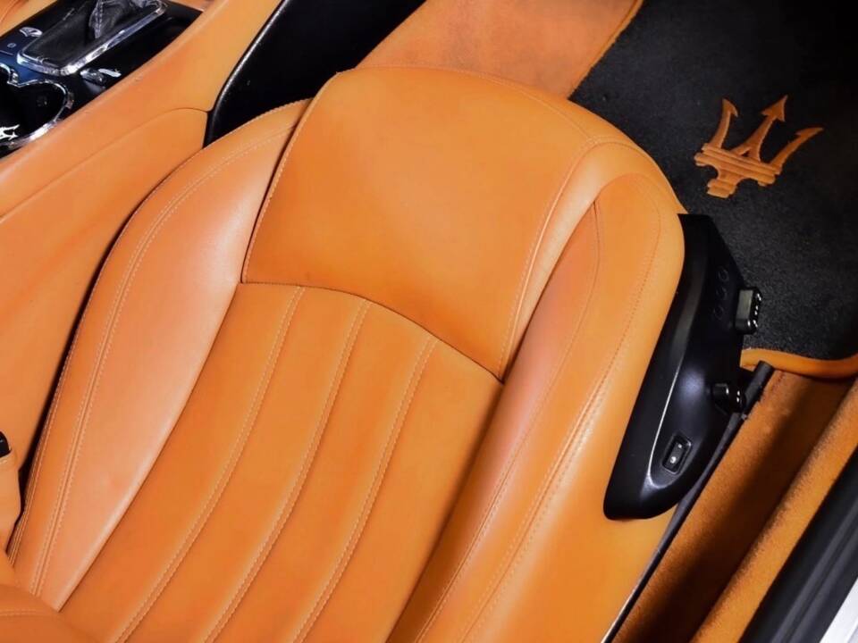 Bild 44/59 von Maserati GranCabrio 4.7 (2010)