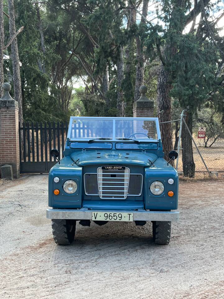 Bild 3/51 von Land Rover 88 (1976)