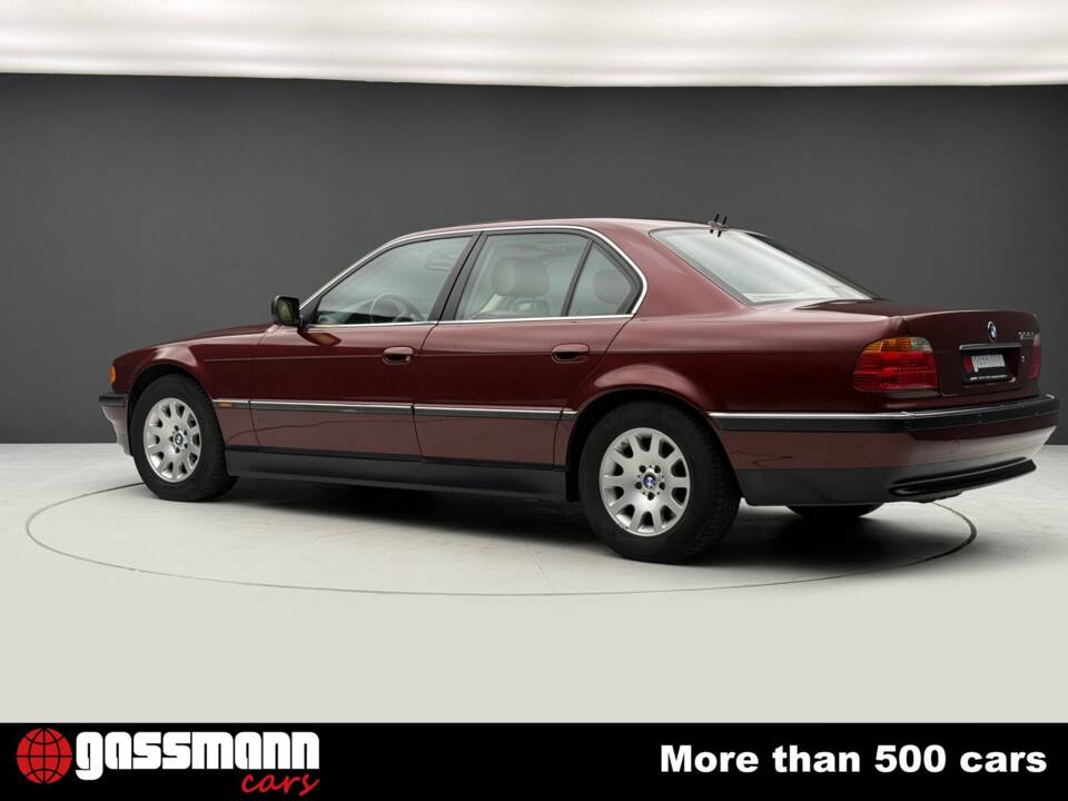 Obraz 6/15 pojazdu BMW 735i (2000)