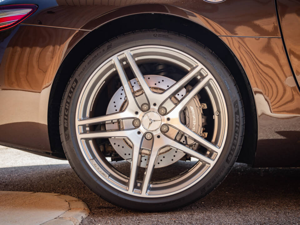 Image 10/50 of Mercedes-Benz SLS AMG Roadster (2013)