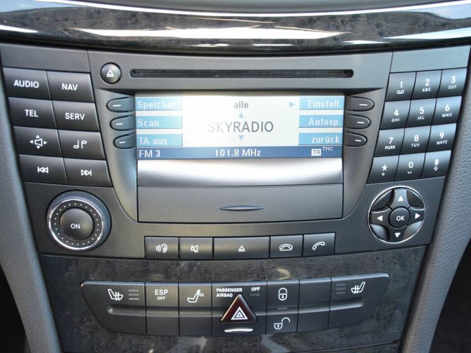 Imagen 38/100 de Mercedes-Benz E 55 AMG (2003)