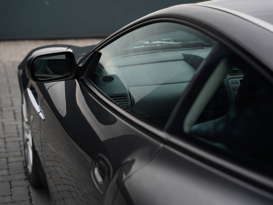 Image 42/50 of Aston Martin V12 Vanquish S (2007)