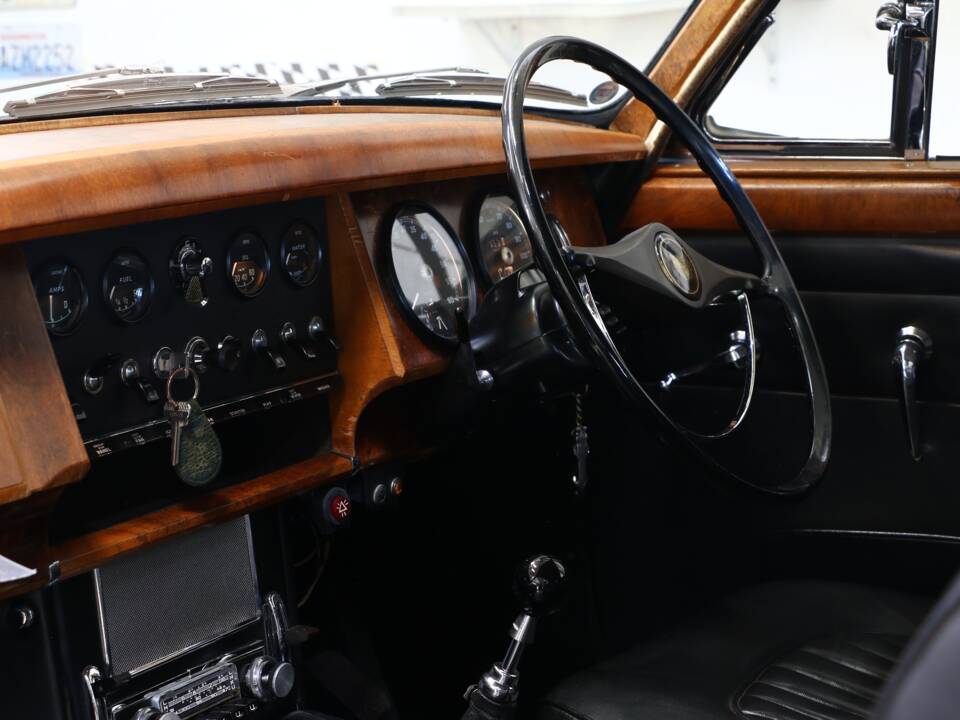 Immagine 28/36 di Jaguar 240 (1968)