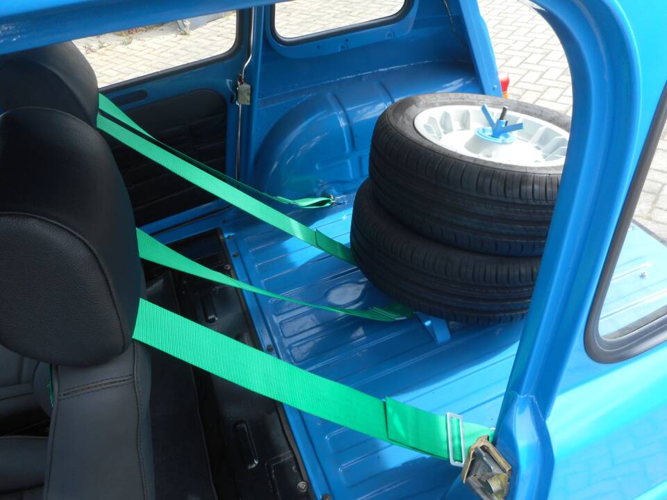 Image 14/98 de Renault R 4 TL (1984)