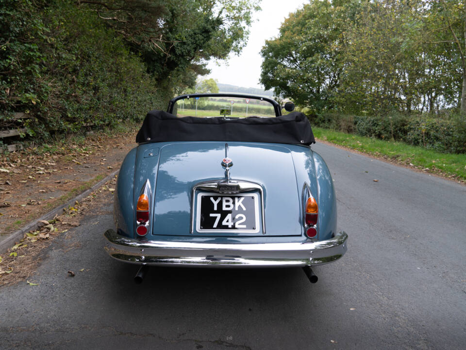 Image 5/15 de Jaguar XK 150 3.8 SE DHC (1960)