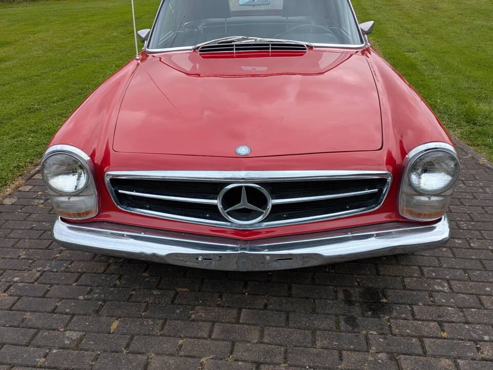 Image 4/18 of Mercedes-Benz 250 SL (1967)