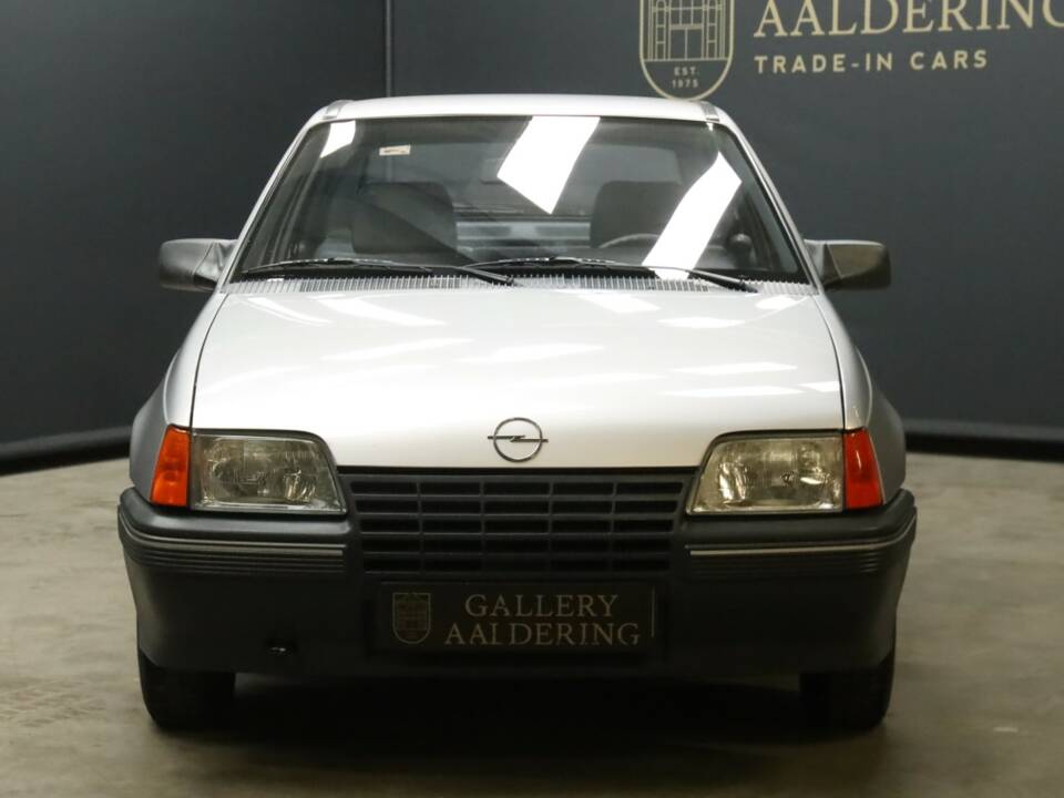 Afbeelding 40/50 van Opel Kadett 2,0i GSi (1988)
