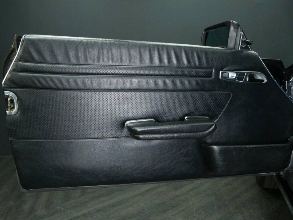 Image 10/30 of Mercedes-Benz 560 SL (1987)