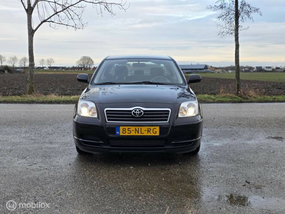Imagen 10/35 de Toyota Avensis 1.8 VVT-i (2003)