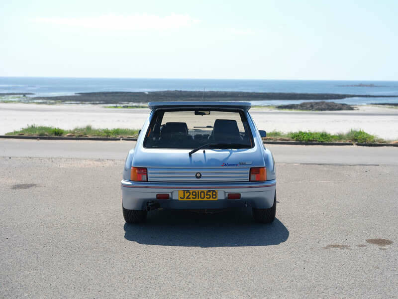 Image 8/50 of Peugeot 205 GTi 1.9 (1990)