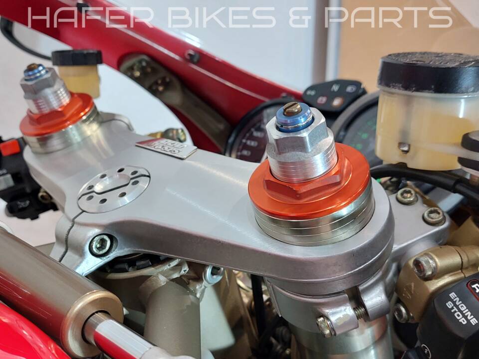 Bild 21/42 von Ducati 916 SPS (1997)