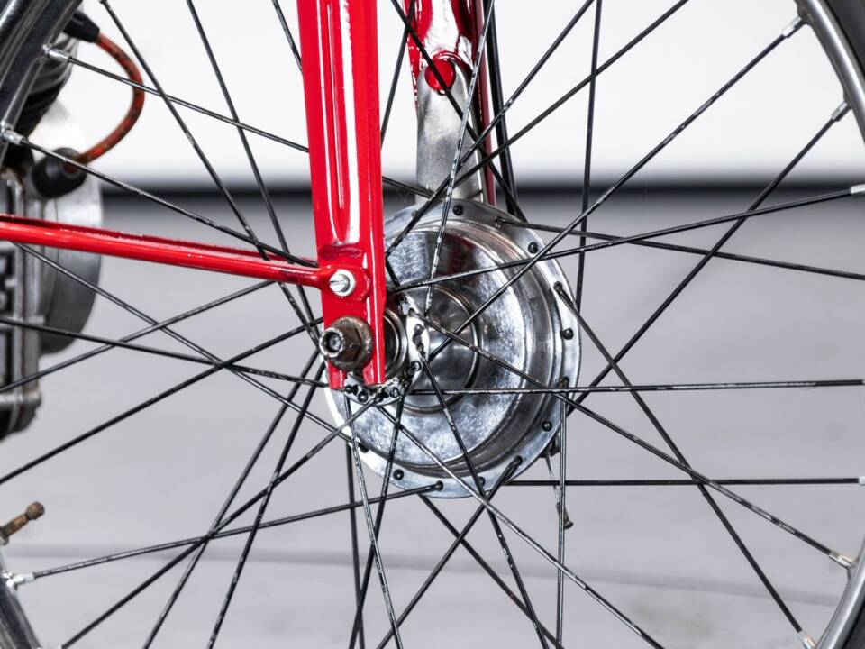 Image 23/50 de Ducati Cucciolo (1953)